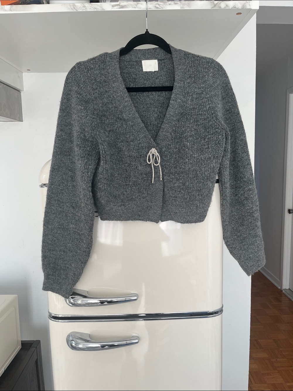 H&M Grey V-Neck Cropped Tie-Front Knit Cardigan
